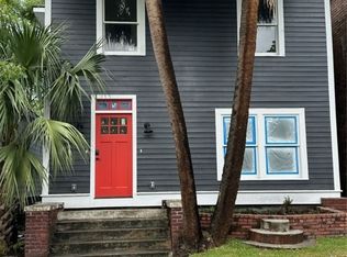724 W Victory Dr, Savannah, GA 31405