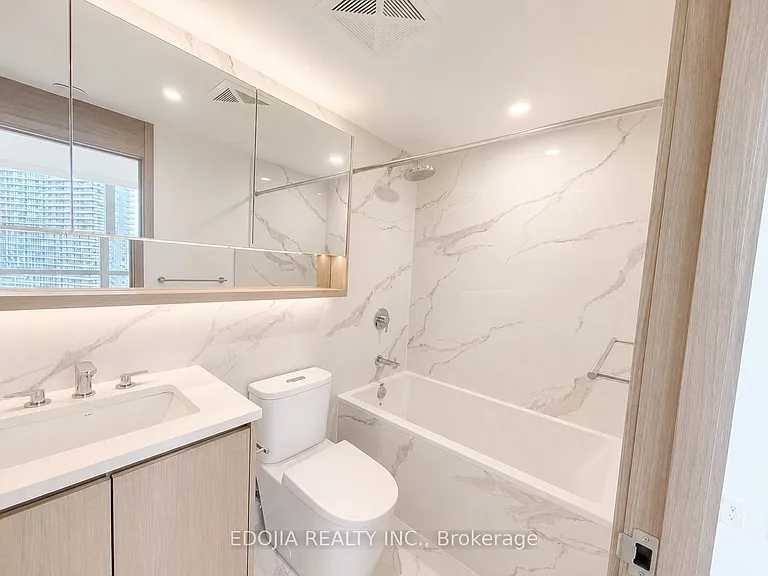 18 Esther Shiner Blvd #1815 — Photo 7