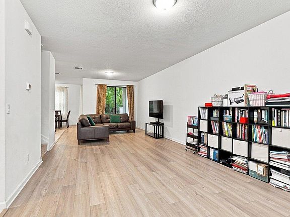 5th image of 269 NW 36th Avenue