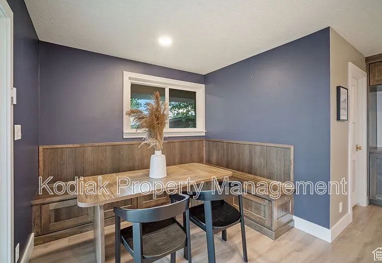 816 E 16th Ave — Photo 11