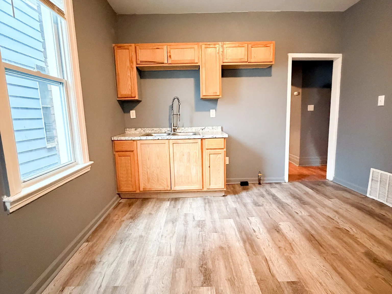 4426 McGraw Avenue - 1 — Photo 3