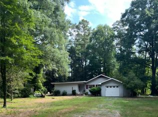 2548 Brookcove Rd, Walnut Cove, NC 27052