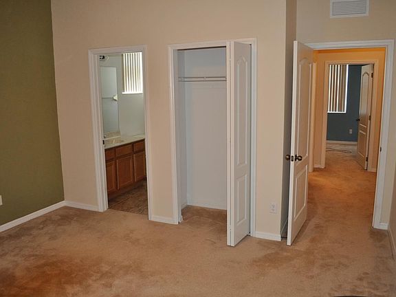 Master bdr. New carpet '15, off-white paint.