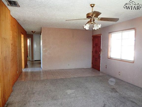 2nd image of 207 Linden St