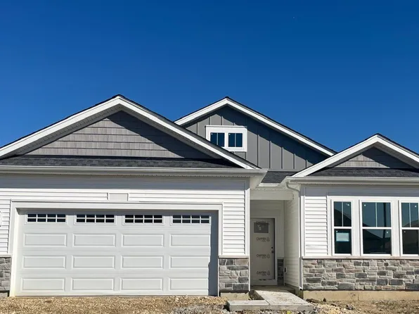 848 Plateau Dr, Pingree Grove, IL 60140