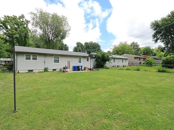 3rd image of 9800 Harold Dr