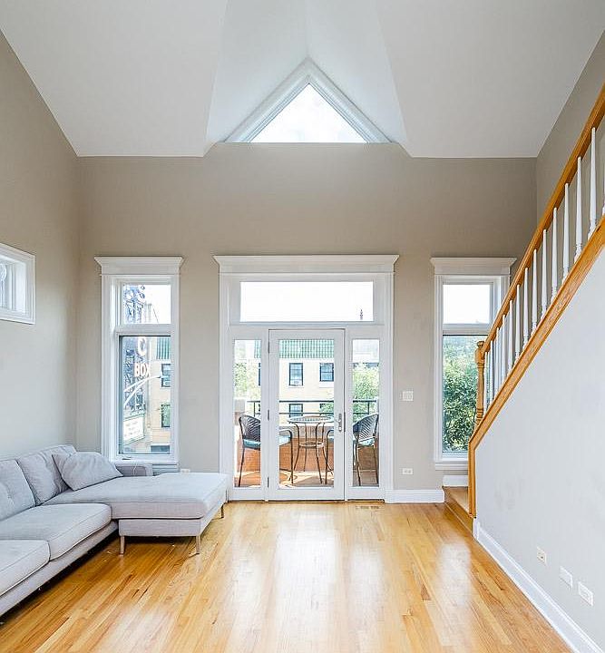 1st image of 3726 N Southport Ave #3N