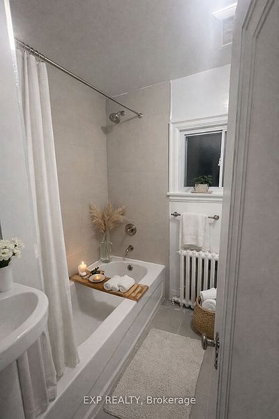 Toronto House for rent - 3 Bedrooms — photo 6