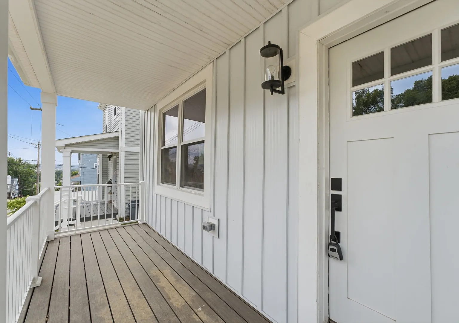 Gorgeous 4 bedroom 2 bath home in Garfield! Available now! — Photo 2