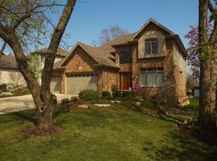 1S467 Monterey Ave, Oakbrook Terrace, IL 60181