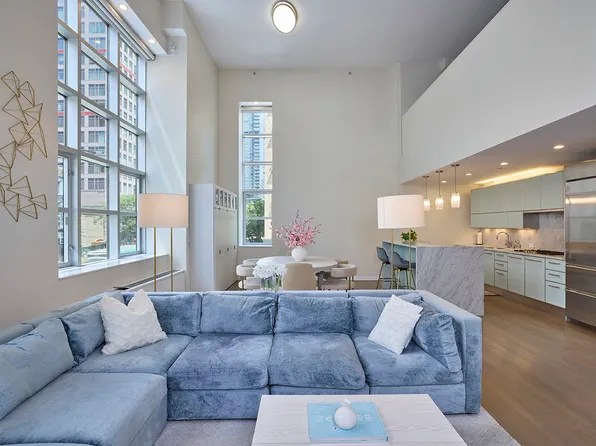 310 East 53rd Street 2/3D image 1 of 14