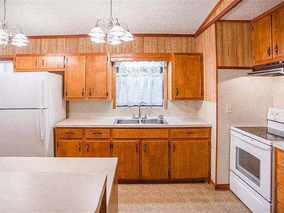 3rd image of 111 Mill Race Ln