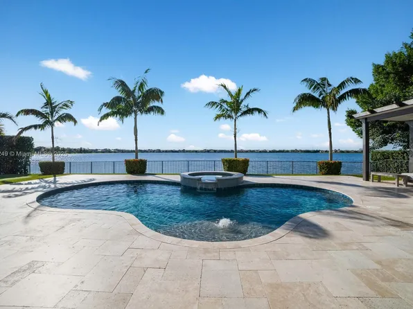 8445 Watercrest Cir E, Parkland, FL 33076