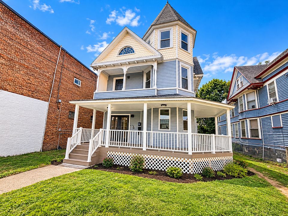 1st image of 2937 Fairfield Ave #2