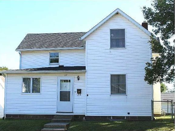 2nd image of 118 Jackson St