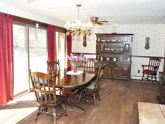 Dng Rm / Bruce Flooring