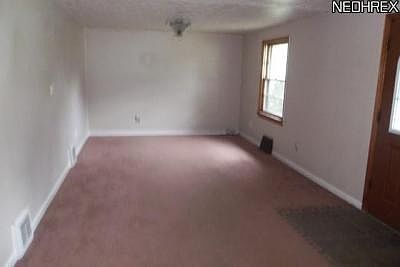 5th image of 901 Woodlawn Ave