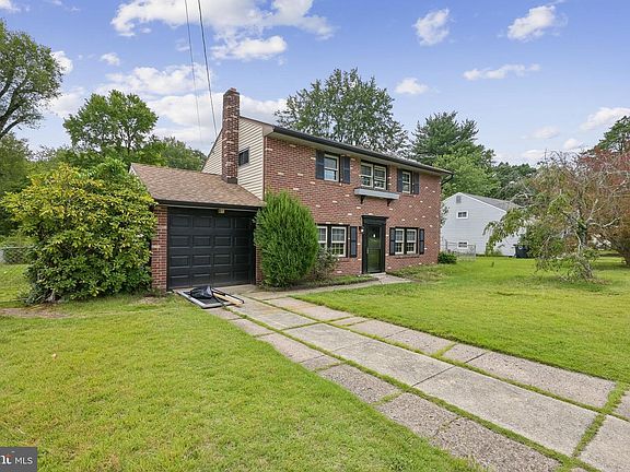 2nd image of 2310 S Cuthbert Dr