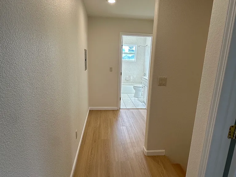 472 Bryan Ave — Photo 42