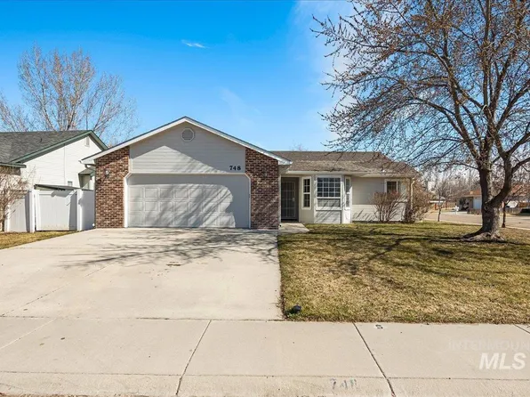 748 Red Fern Dr, Middleton, ID 83644
