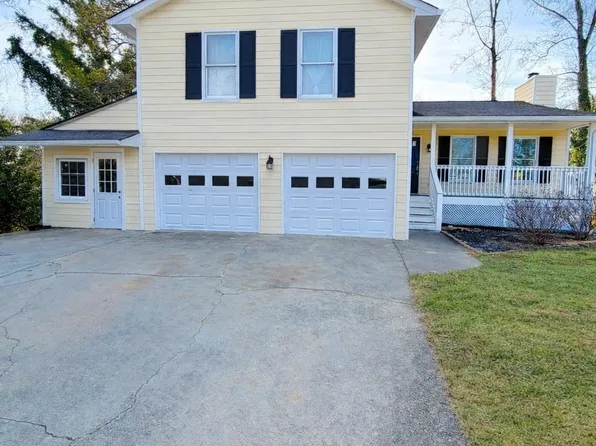 221 Harlee Ln, Lawrenceville, GA 30046