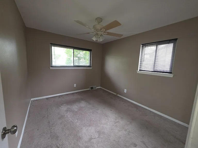 5845 Plainfield St — Photo 18