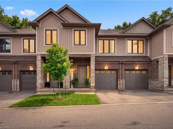 377 Glancaster Rd #2, Hamilton, ON L9G 0G4