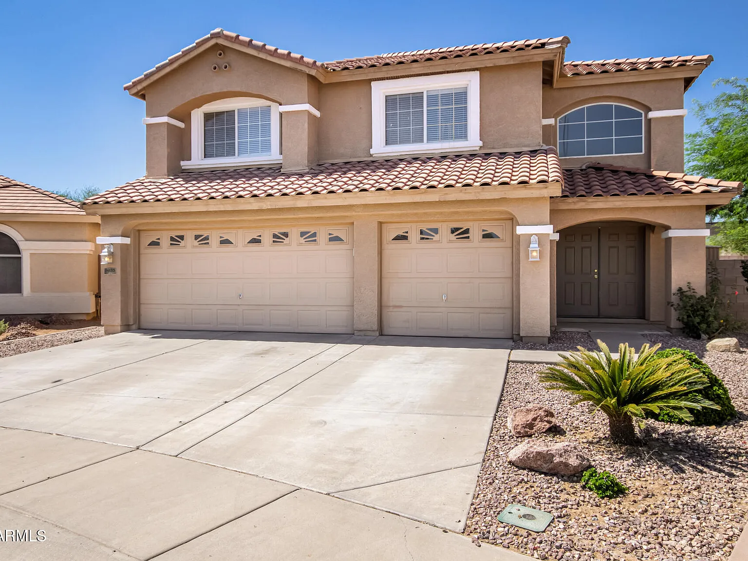 3 bed, 2.5 bath, 2481 sqft, $2,225 — Photo 2