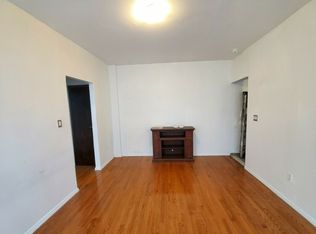 30-53 36th St #2R, Astoria, NY 11103