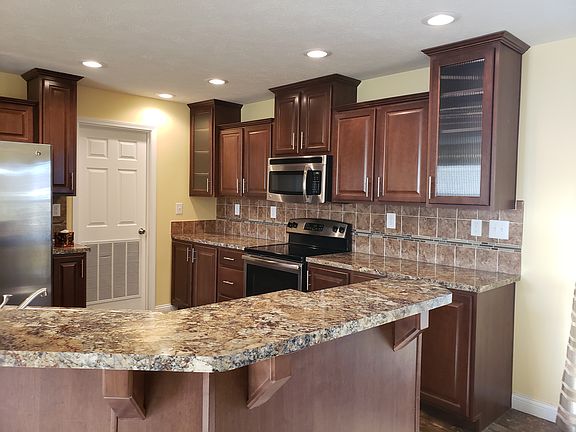 2nd image of 13634 Snapdragon Ln NE