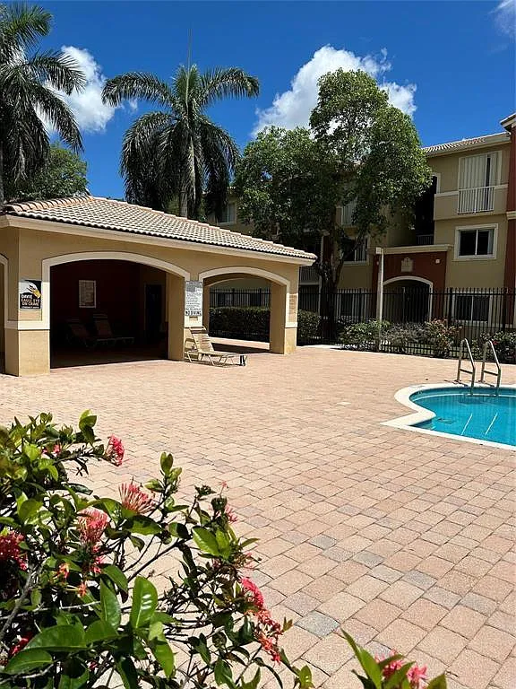 2 bed, 2.0 bath, 1061 sqft, $2,400 — Photo 1