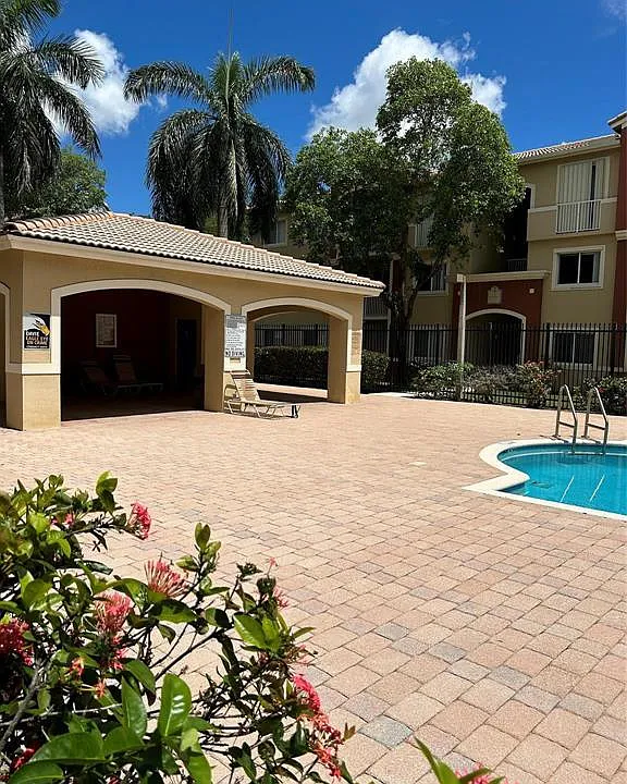 7085 Nova Dr #113