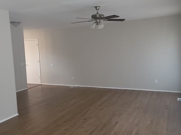 3rd image of 1474 Kingsford Dr