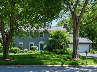 102 Stauffer Dr, Naperville, IL 60540