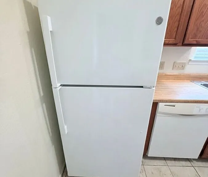 1202 Royal Crest Dr — Photo 28