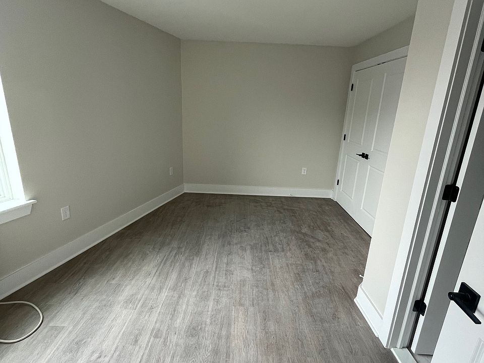 1st image of 520-526 Ferry St #401