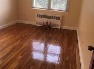 6126 218th St, Bayside, NY 11364