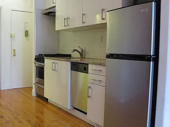 2nd image of 41 Carmine St APT 8
