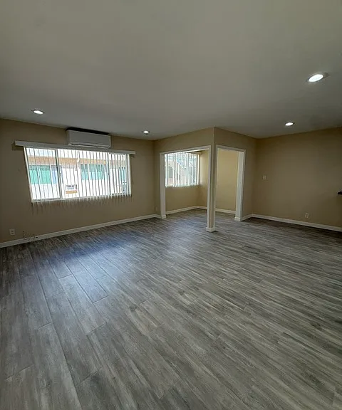 1530 E Broadway #107 — Photo 2