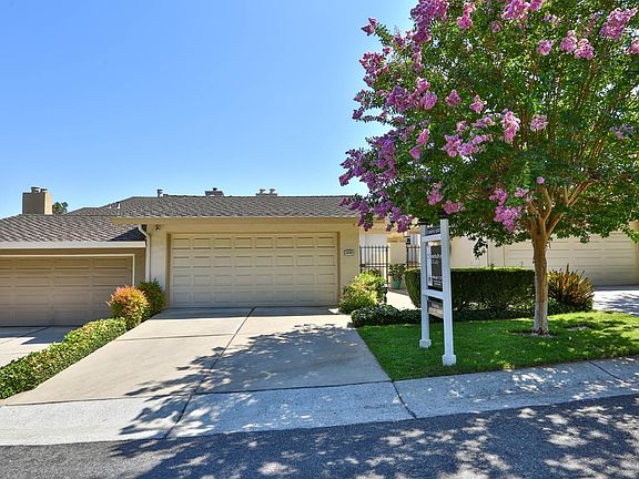 3rd image of 14640 Fieldstone Dr