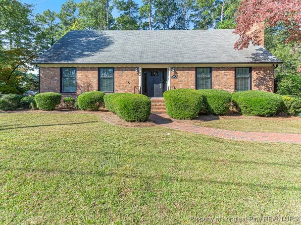 422 Edinburgh Dr, Fayetteville, NC 28303