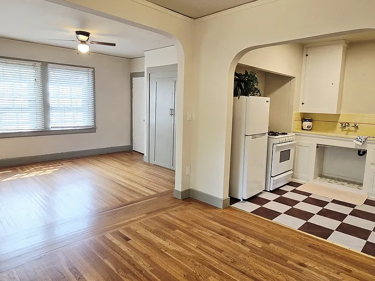 2533 Castro Way #4 — Photo 6