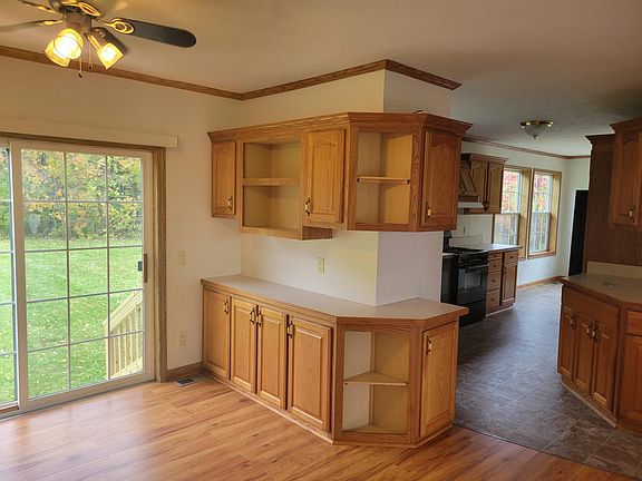 2nd image of 16195 Crest Dr
