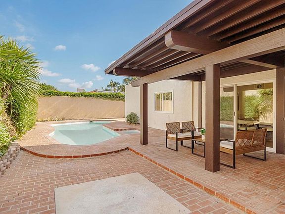 4th image of 17690 San Rafael St