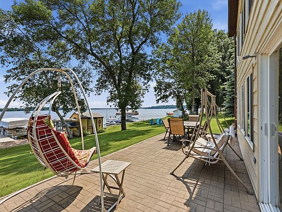 5th image of 36086 N Silver Lake Rd