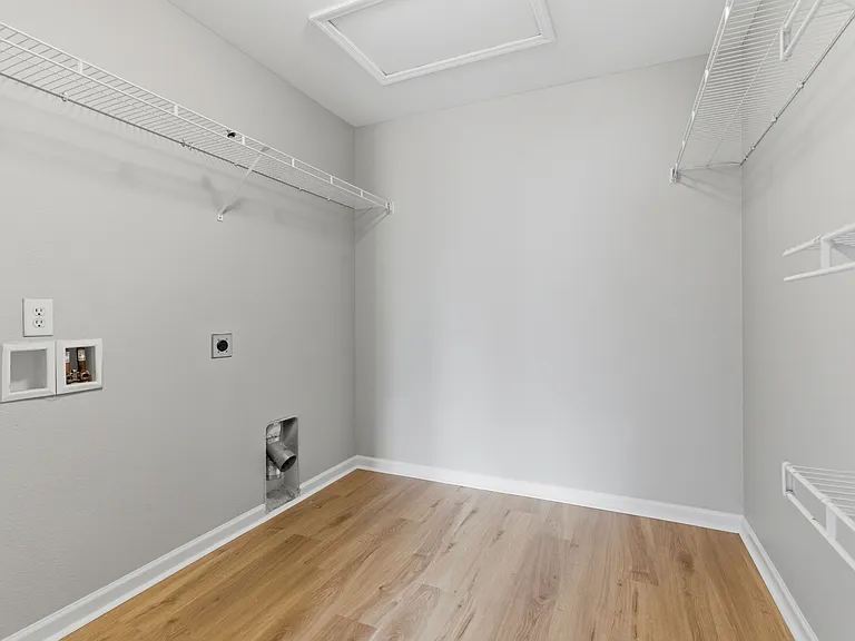 29889 Glenrose Way — Photo 11
