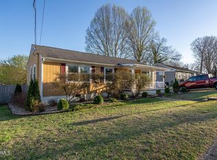 107 W Arrowwood Rd, Oak Ridge, TN 37830