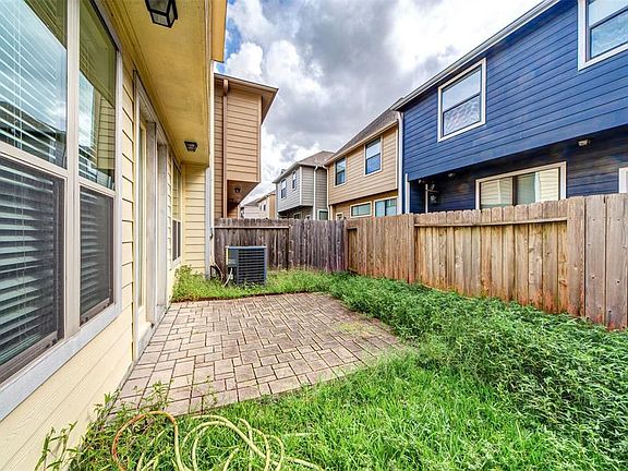 5th image of 1110 Beall Landing Ct