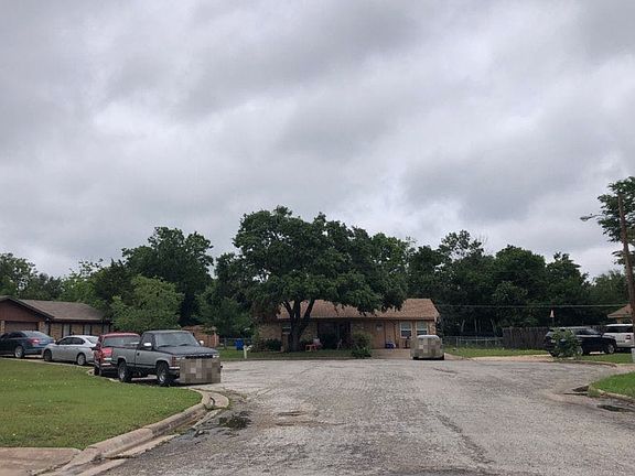 5th image of 703 Brookwood Cir