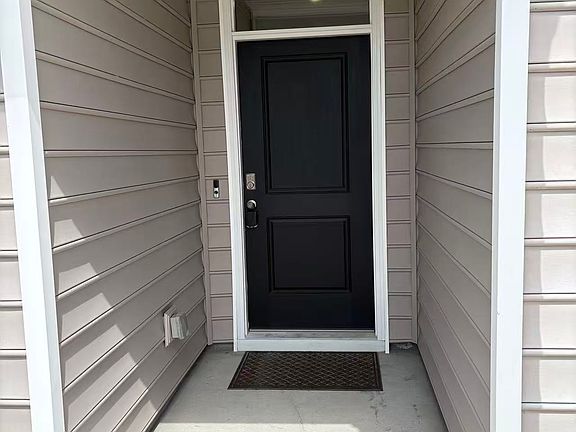 3rd image of 105 Coopers Rise